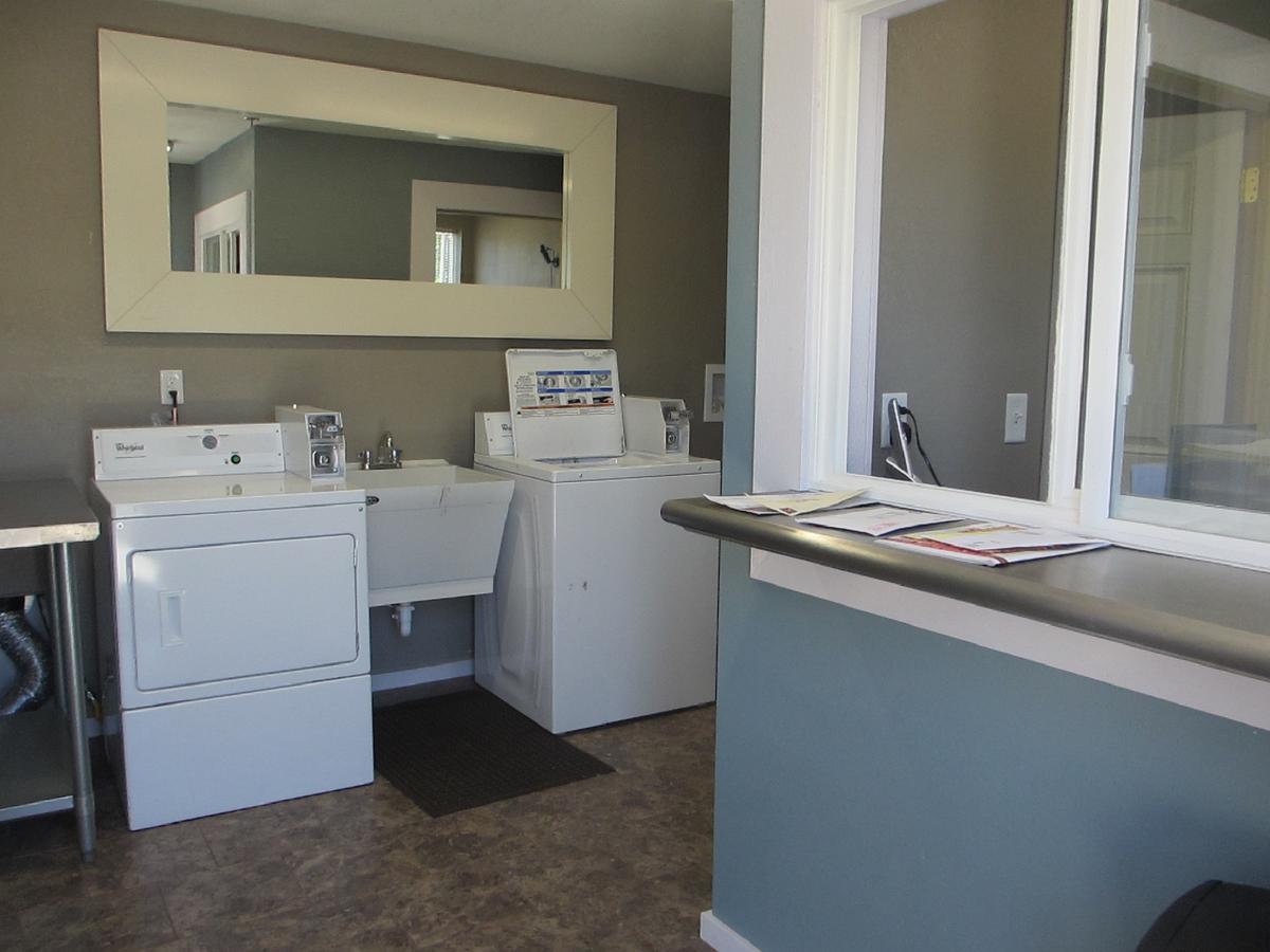 Riverfront Studio Suites Манкато Екстериор снимка